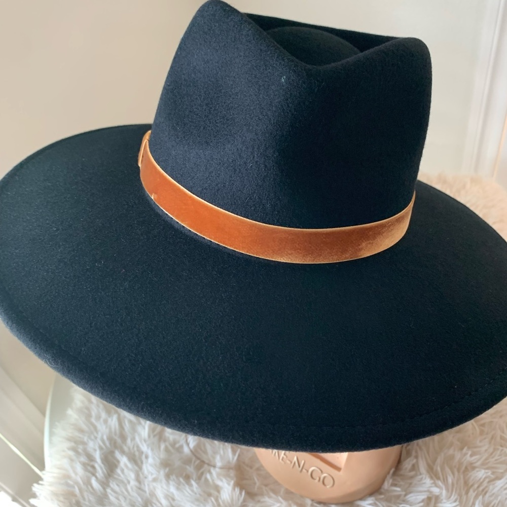 Beautiful black fedora hat with tan color band